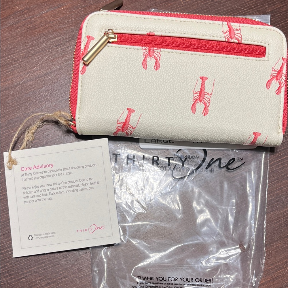 Thirty-One Red Wallet with Cream Interior lobster pattern